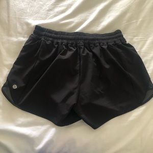 Lulu lemon hotty hot short 4” inseam size 6